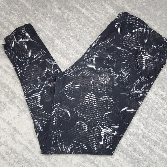 Lularoe Buttery Soft leggings